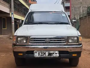 Toyota Hilux 2003 Pearl