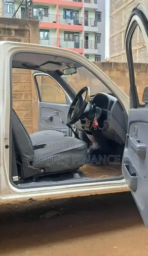 Toyota Hilux 2003 Pearl