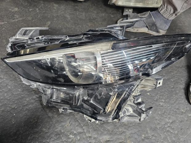 Mazda Axela 2020 Headlight - thumbnail 2
