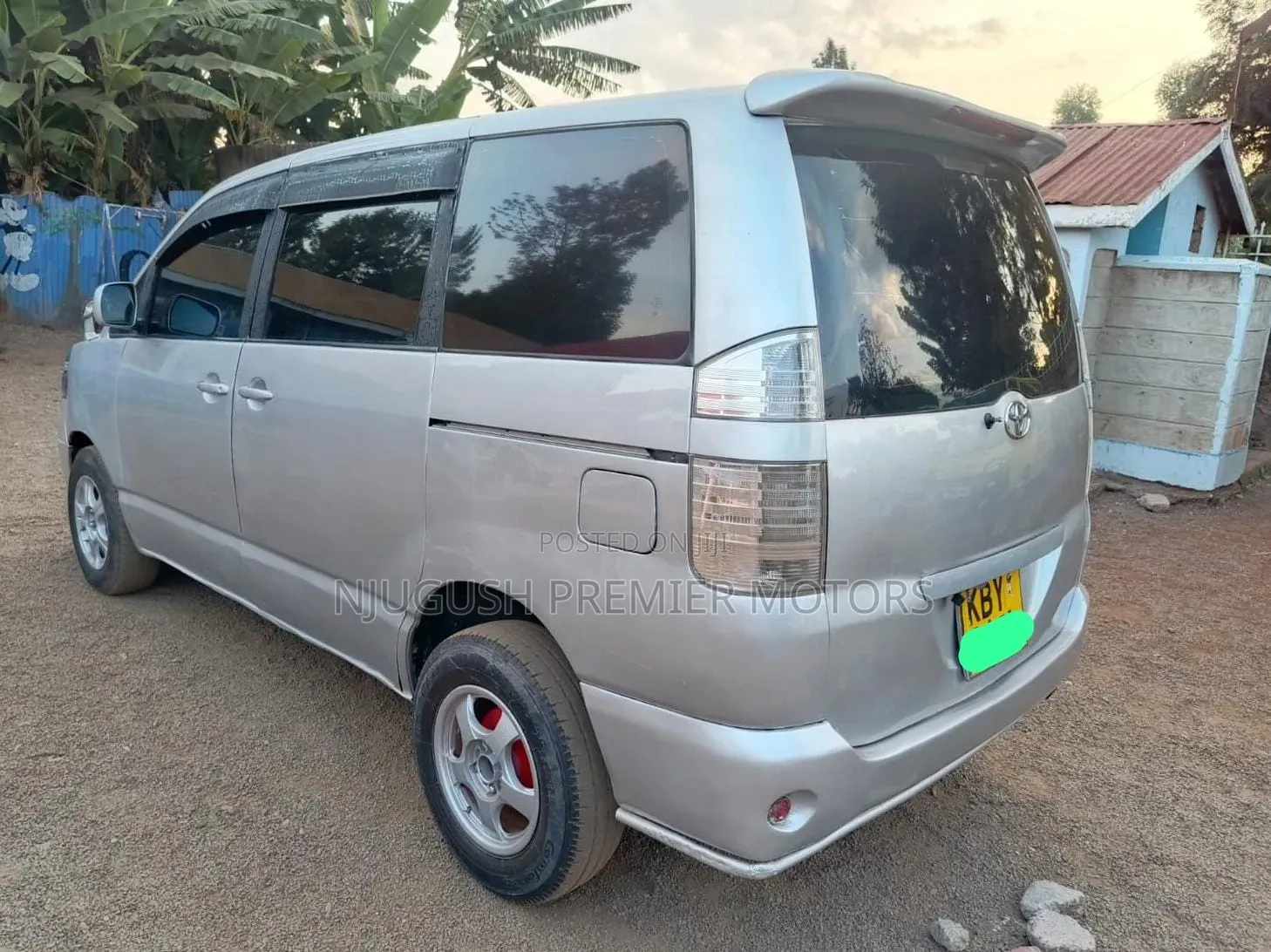 Toyota Noah 2005 Silver