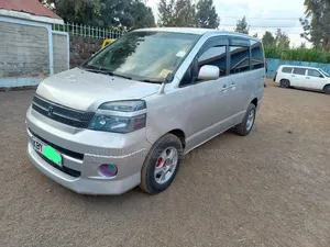 Toyota Noah 2005 Silver