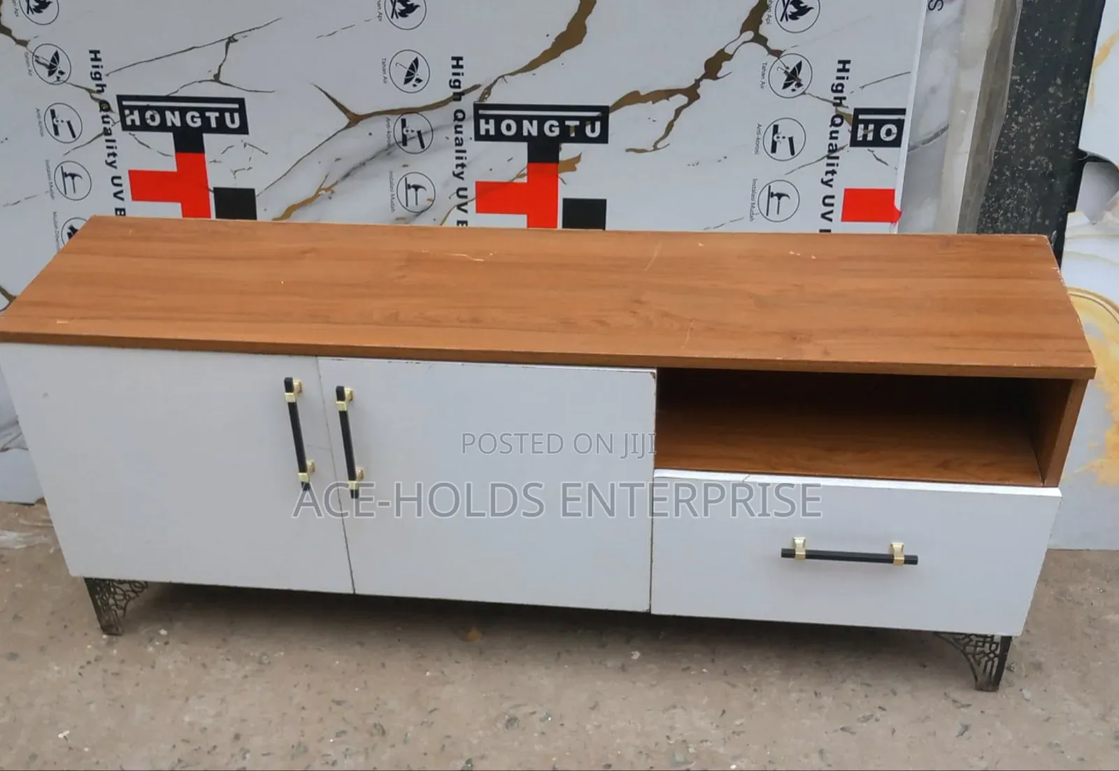 5.5 FTS Box Executive Modern Laminated Wood TV Stand