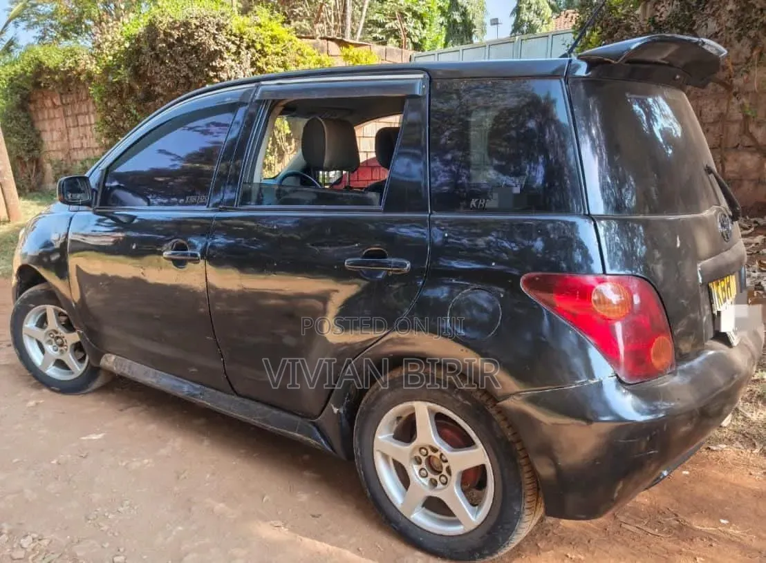 Toyota IST 2004 Black