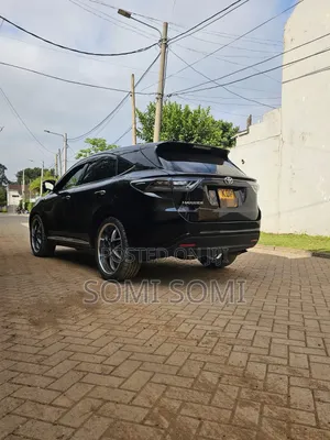 Toyota Harrier 2.0 2016 Black