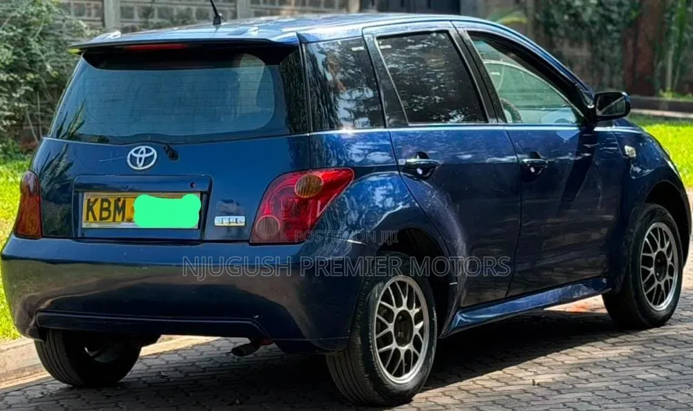 Toyota IST 2005 Blue