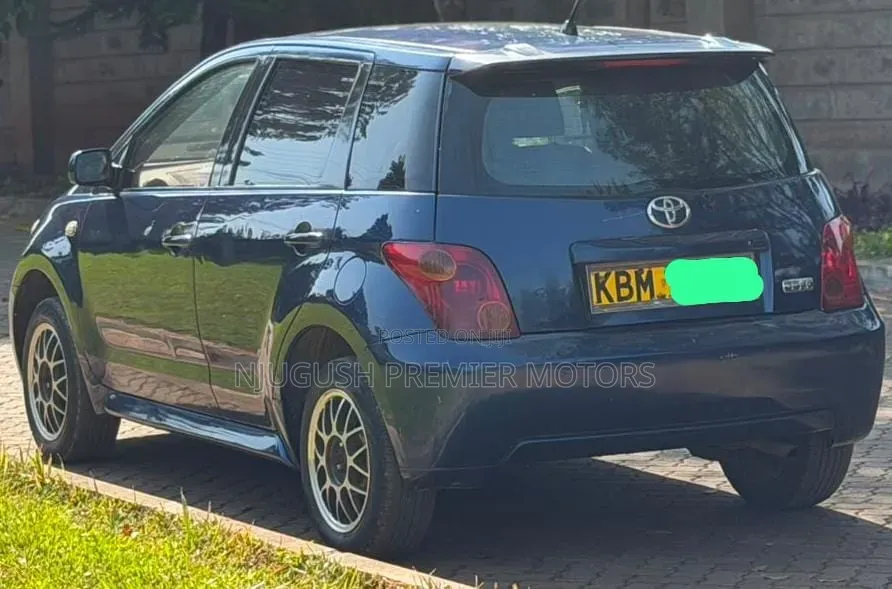 Toyota IST 2005 Blue