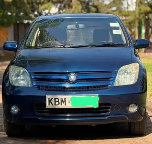 Toyota IST 2005 Blue