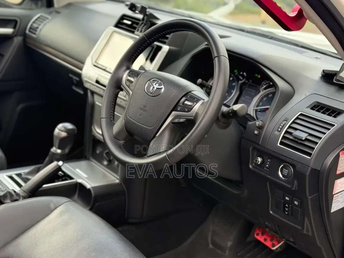 Toyota Land Cruiser Prado 2022 White
