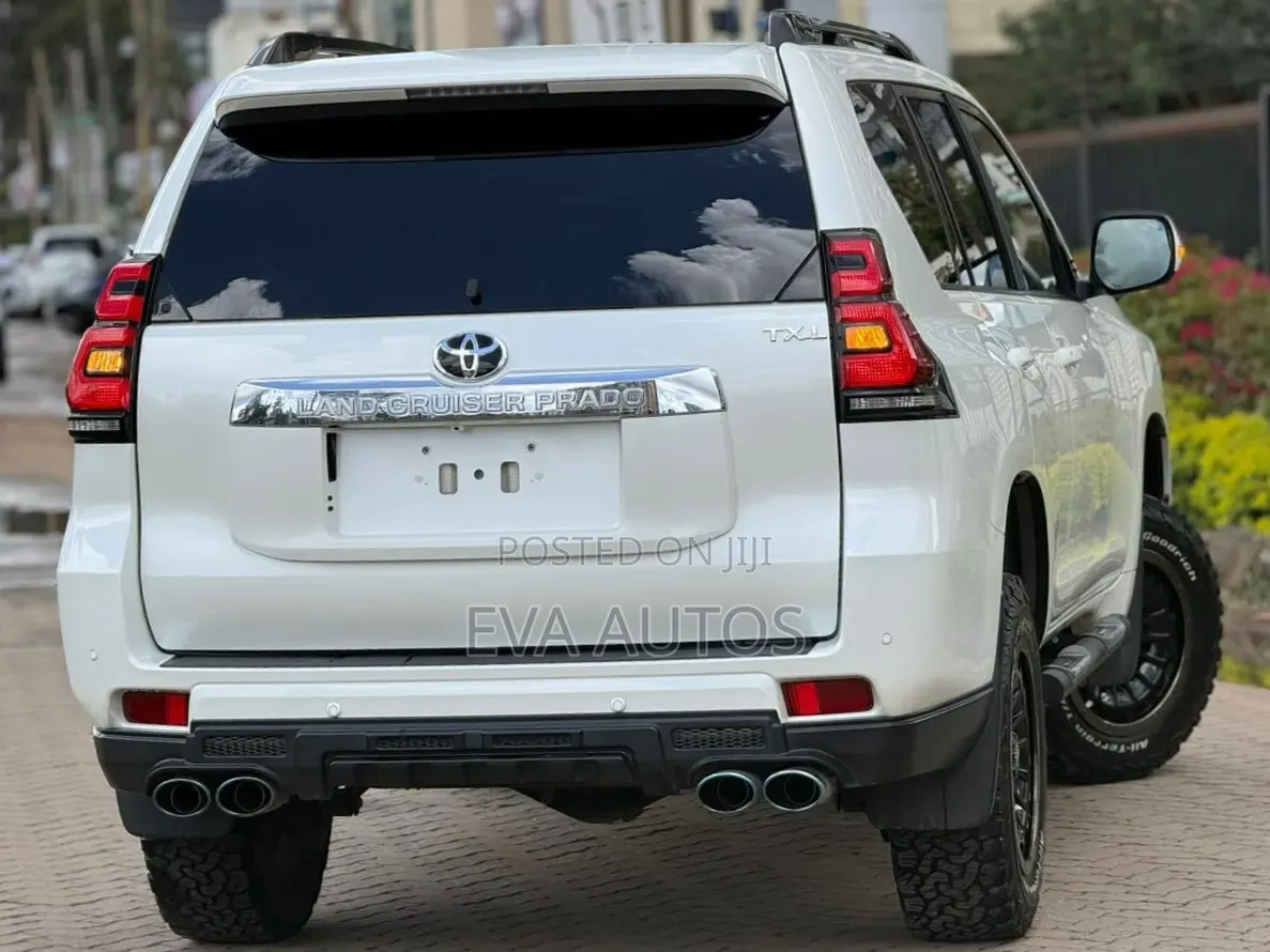 Toyota Land Cruiser Prado 2022 White