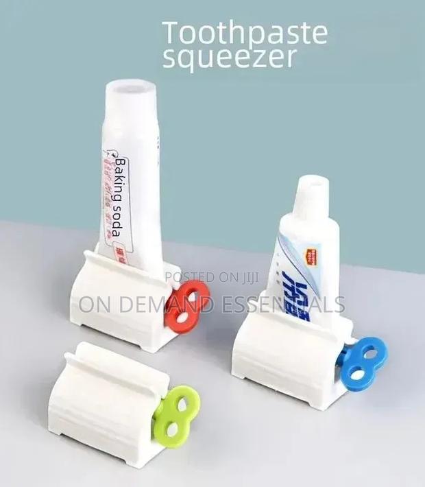 Roll Up Toothpaste Squeezer - thumbnail 2