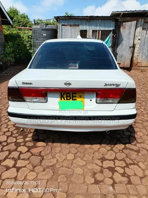 Nissan Sunny 2002 White