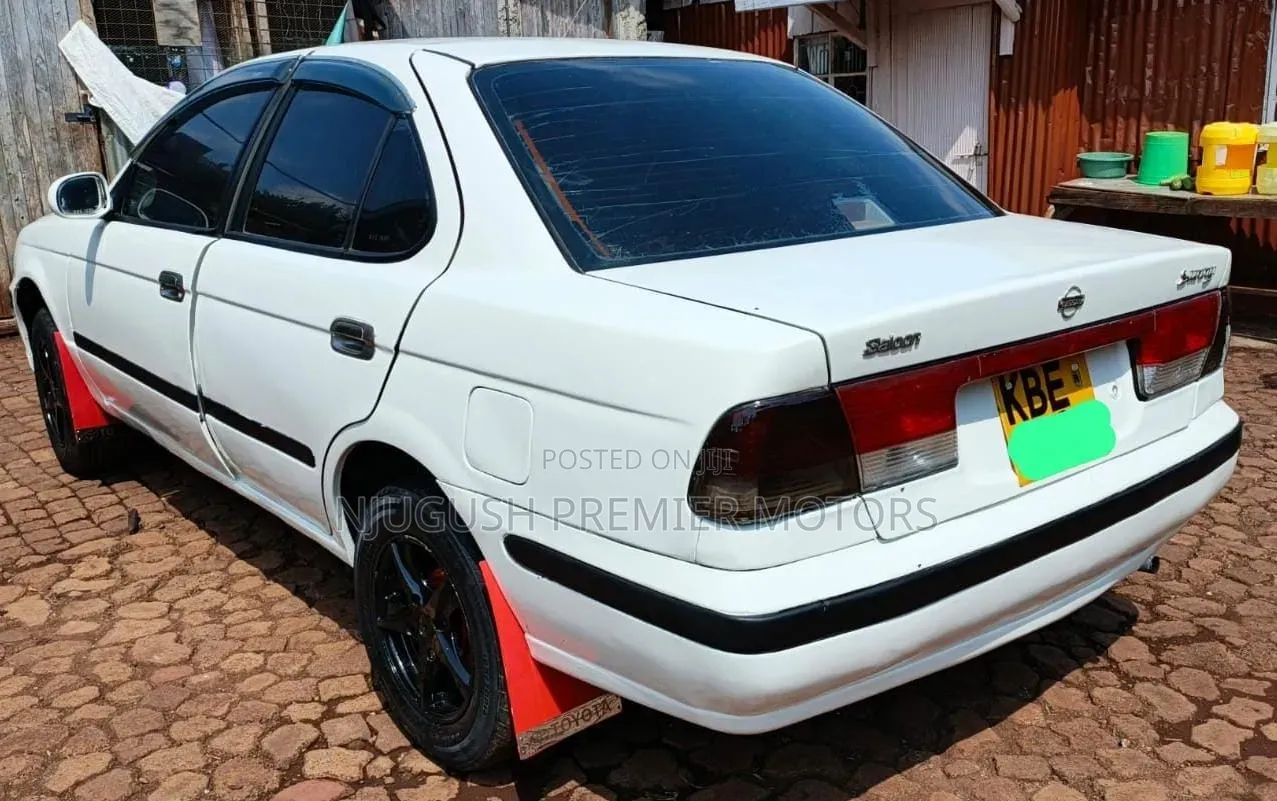 Nissan Sunny 2002 White