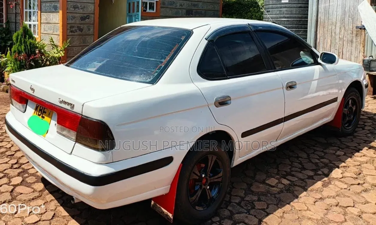 Nissan Sunny 2002 White