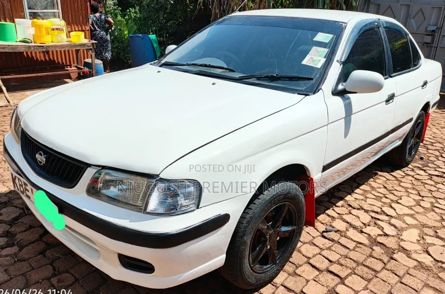 Nissan Sunny 2002 White