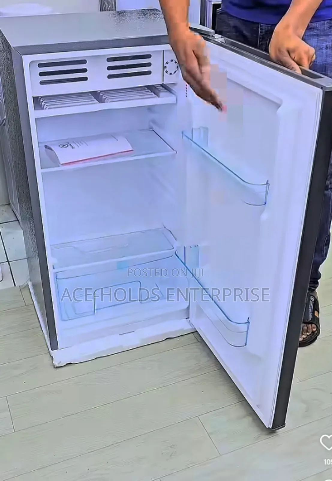 Smartpro 90 Litres Single Door Fridge SFR-120-DT-I - Top Freezer