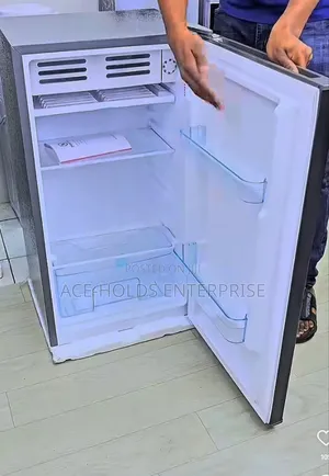 Smartpro 90 Litres Single Door Fridge SFR-120-DT-I - Top Freezer