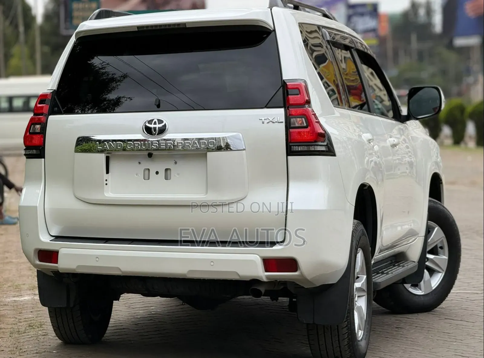 Toyota Land Cruiser Prado 2021 White