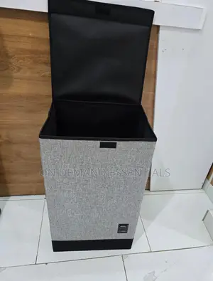 Laundry Hamper With Lid
 Large Storage Capacity