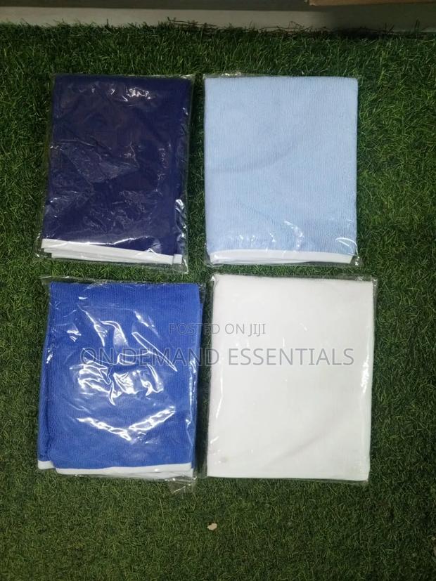 Reusable Adult Bibs - thumbnail 4