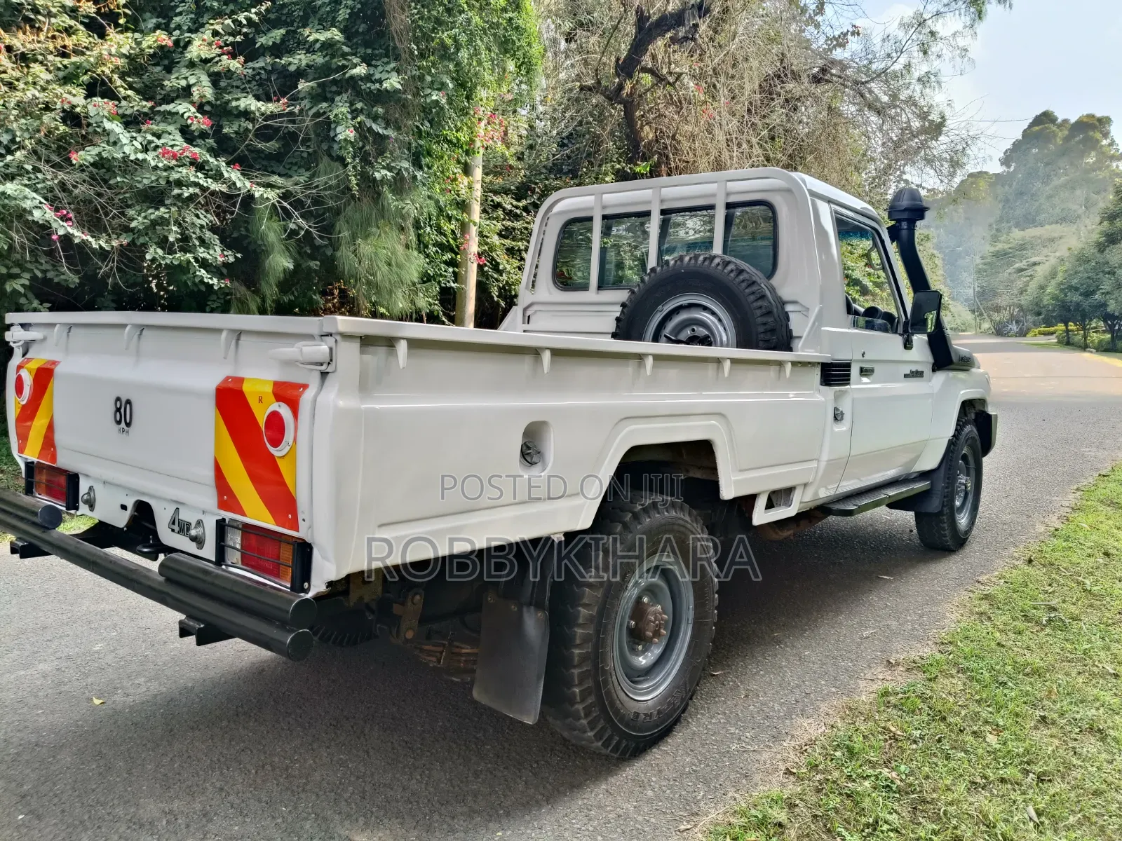 Toyota Land Cruiser 2017 White