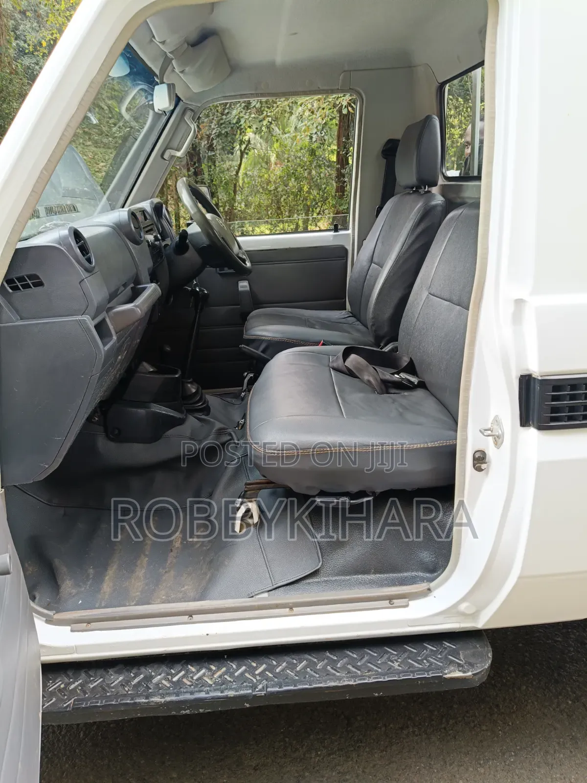 Toyota Land Cruiser 2017 White
