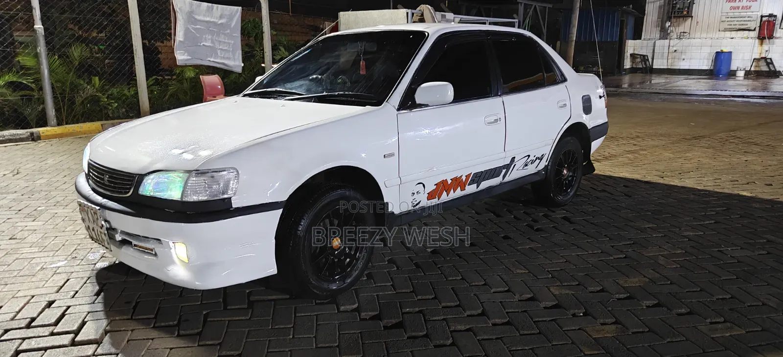 Toyota Corolla 1995 White