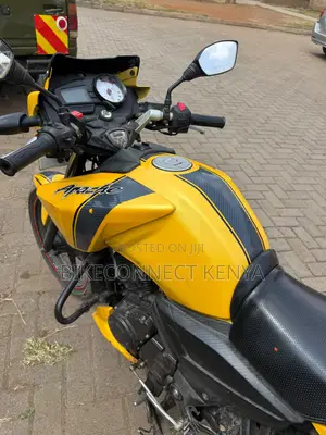 TVS Apache RTR 160 2V 2014 Yellow