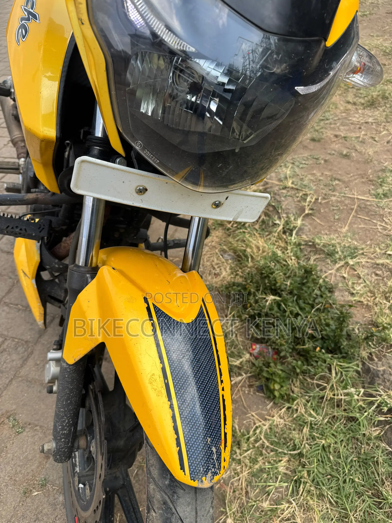 TVS Apache RTR 160 2V 2014 Yellow