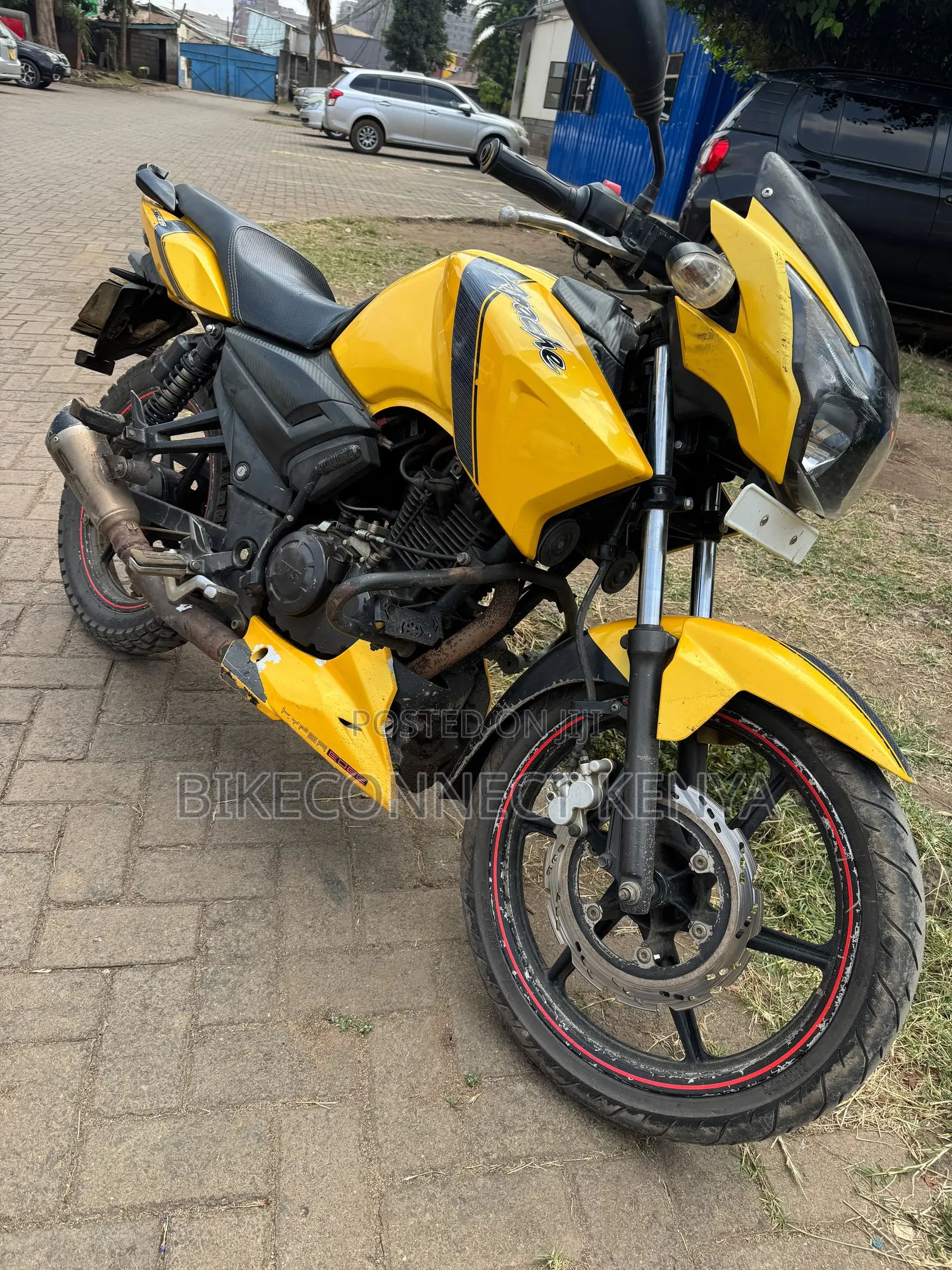 TVS Apache RTR 160 2V 2014 Yellow
