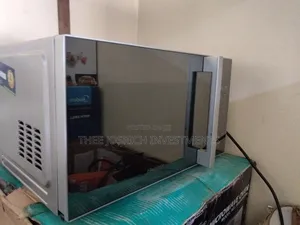 Hisense Microwave 25 Litres Silver Microwave Oven