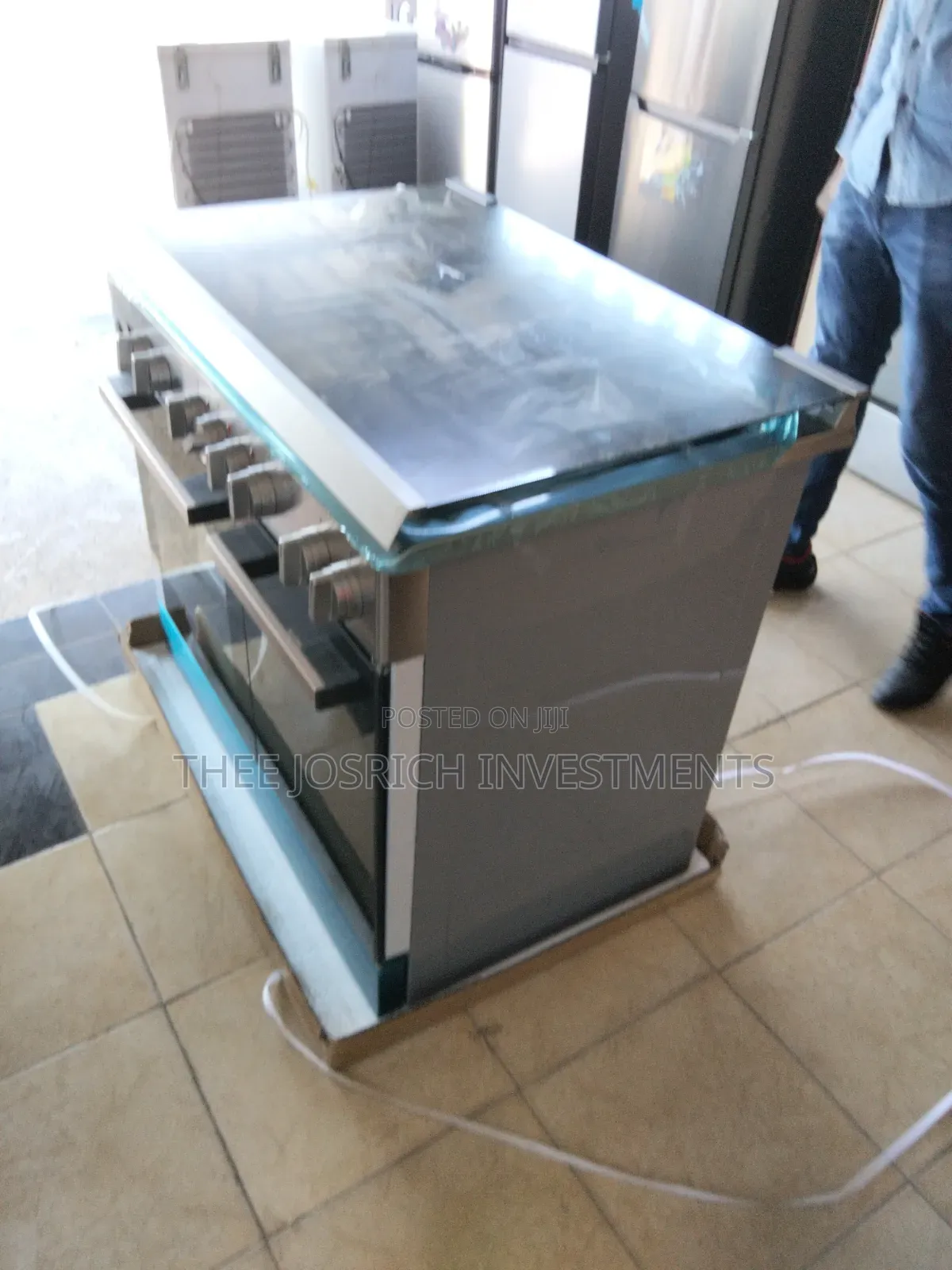 Haier 4+2 Cooker Size 90 by 60 With Gas Compartment