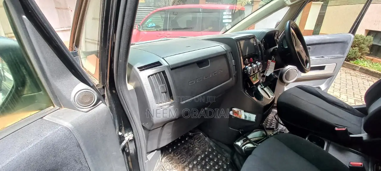 Mitsubishi Delica 2015 Black
