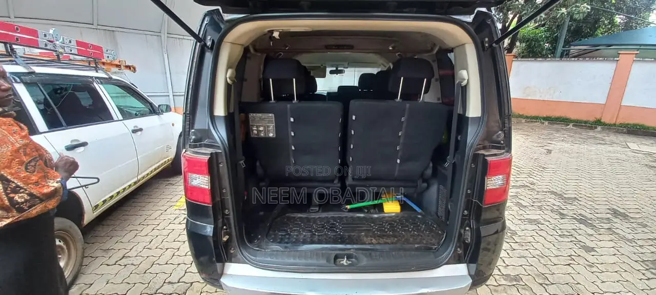 Mitsubishi Delica 2015 Black
