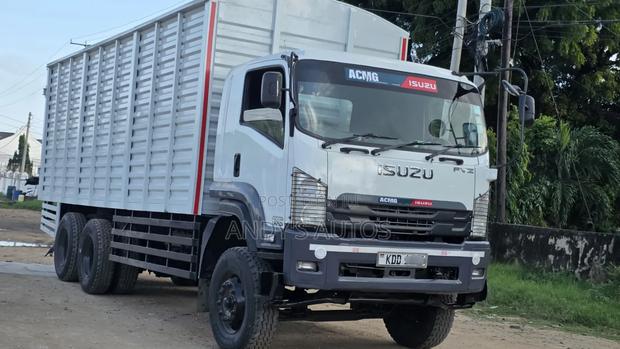 Isuzu FVZ Truck