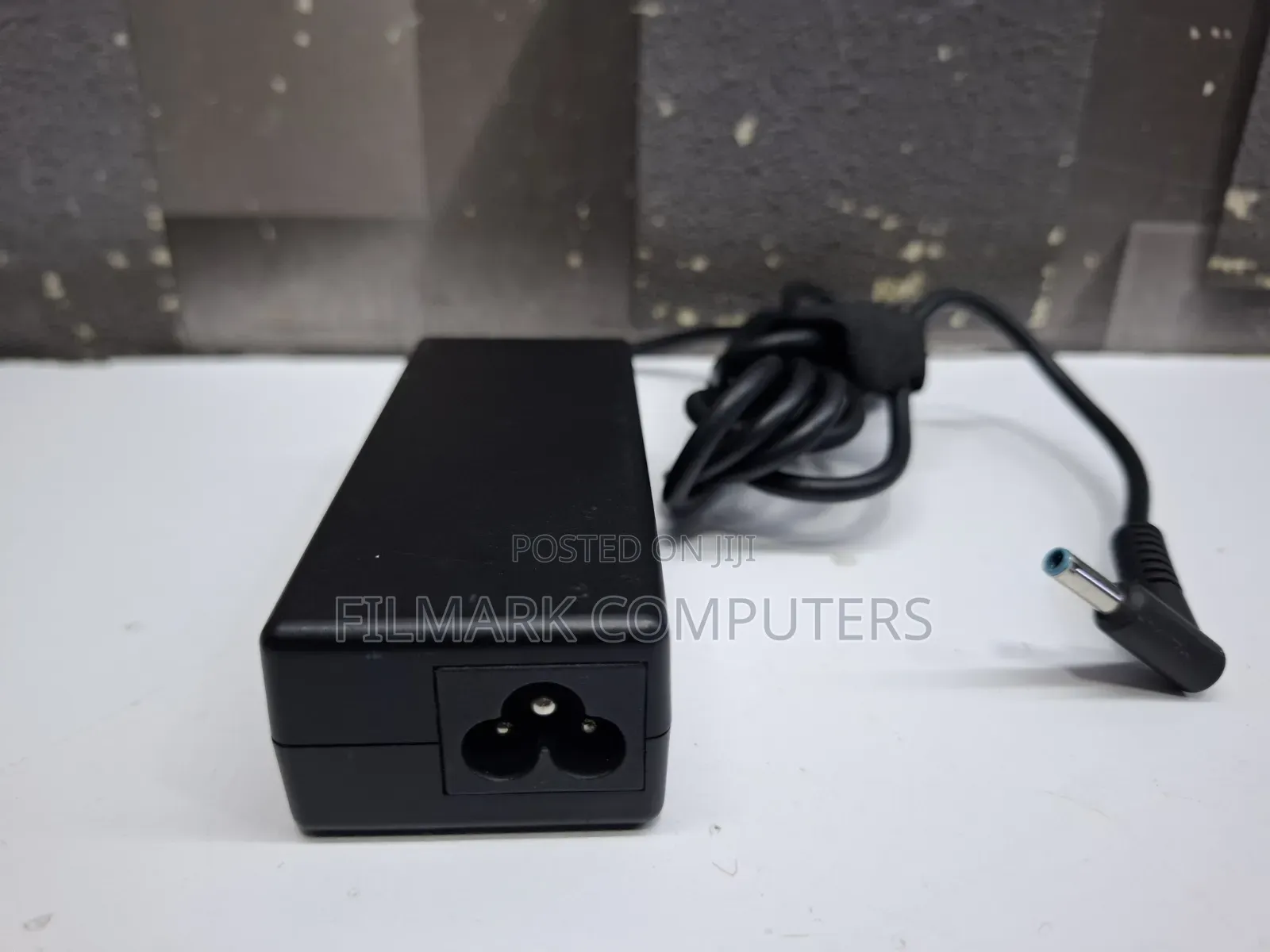 Ex Uk HP 65W 19.5V 3.33A 4.5mm X 3.0mm Blue Tip AC Adapter Charger