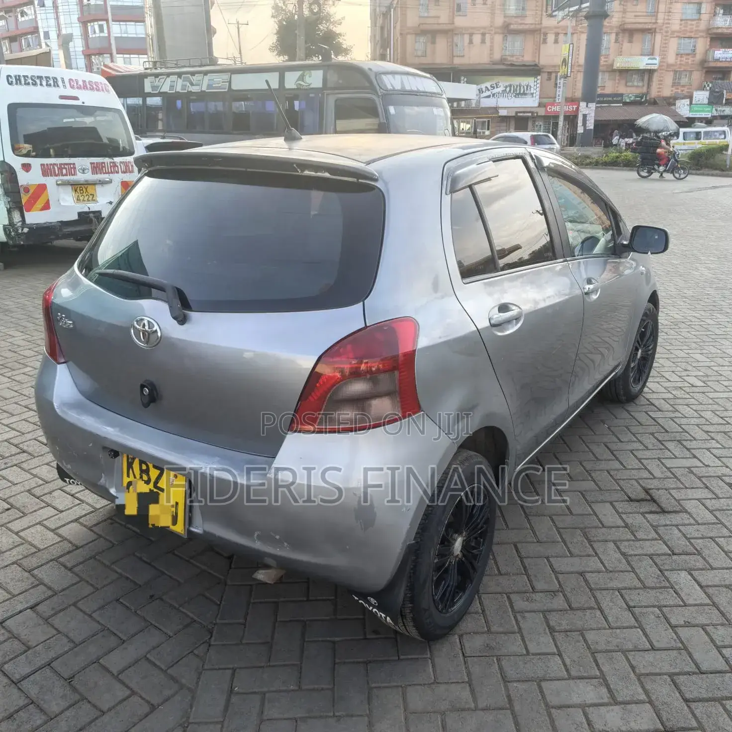 Toyota Vitz 2006 Silver