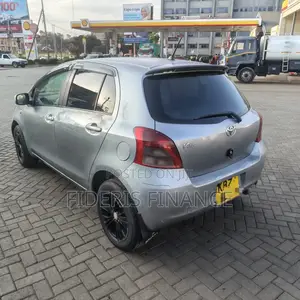 Toyota Vitz 2006 Silver