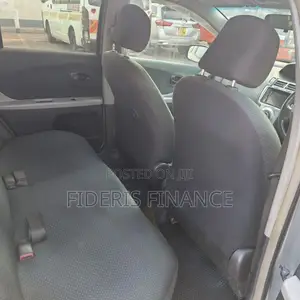 Toyota Vitz 2006 Silver