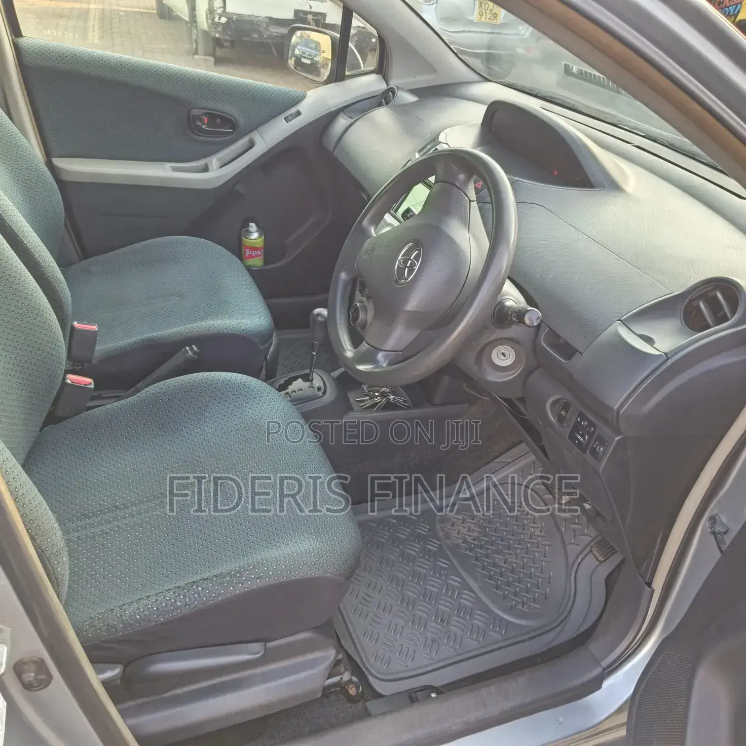 Toyota Vitz 2006 Silver
