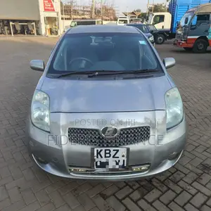 Toyota Vitz 2006 Silver