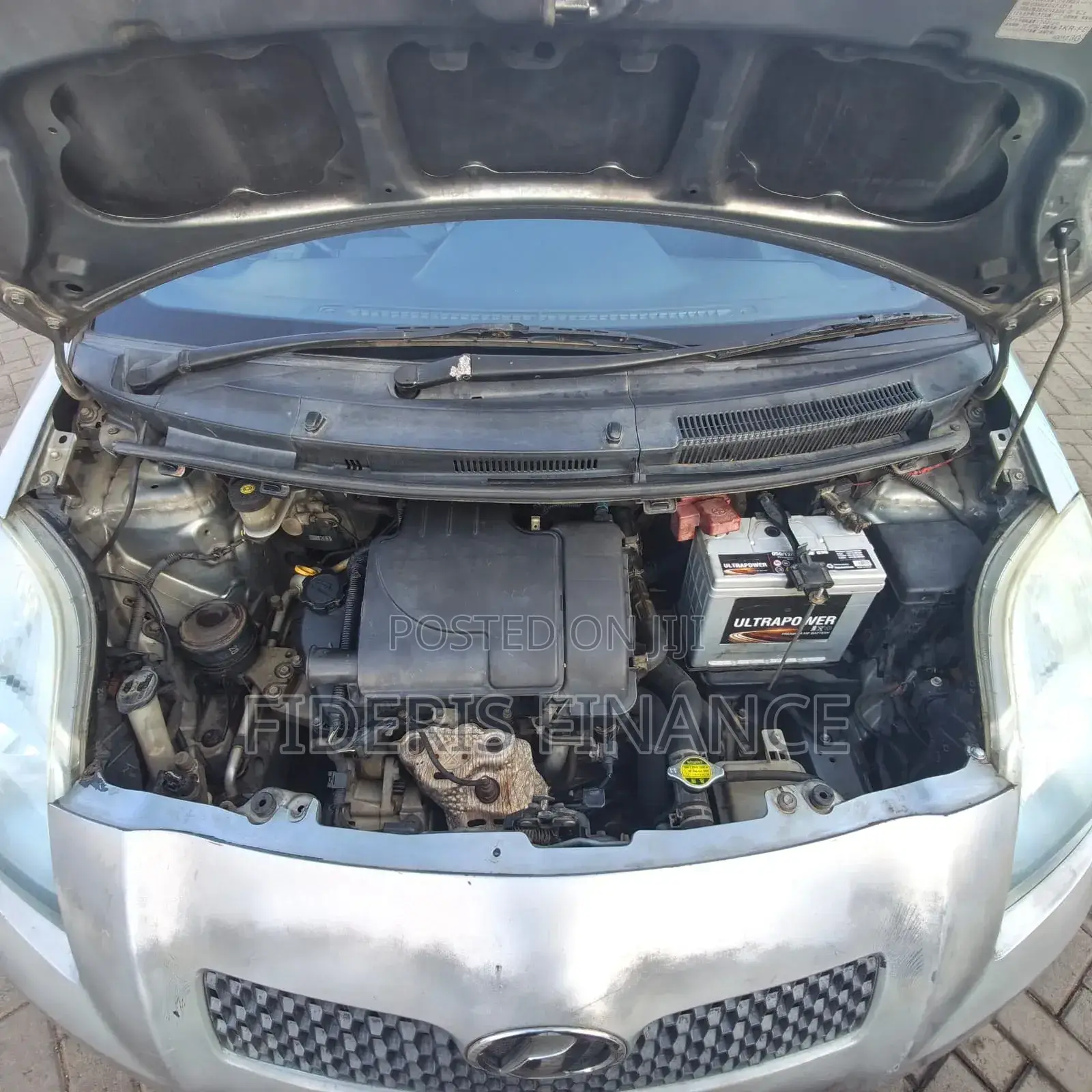 Toyota Vitz 2006 Silver