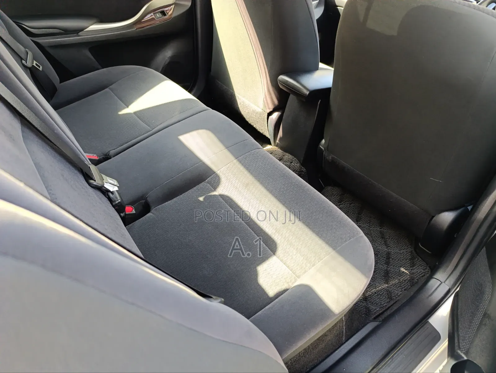Toyota Premio 2018 Silver