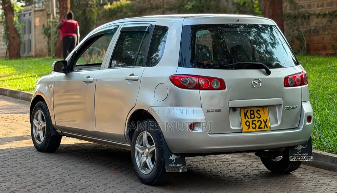 Mazda Demio 2003 Silver