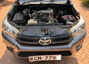 Toyota Hilux 2017 Gray