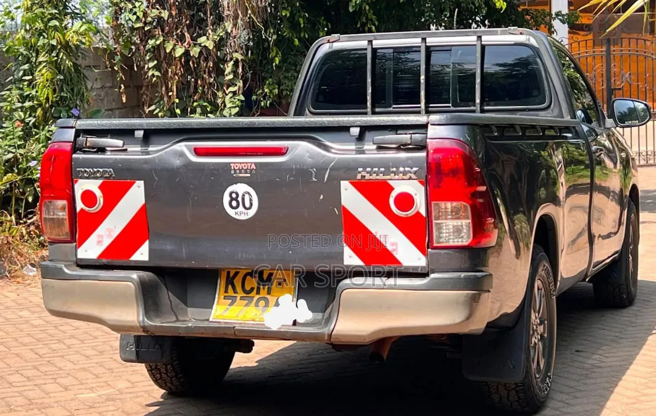 Toyota Hilux 2017 Gray