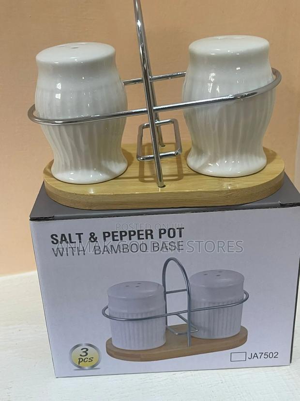 Double Salt Shaker, Golden Stores