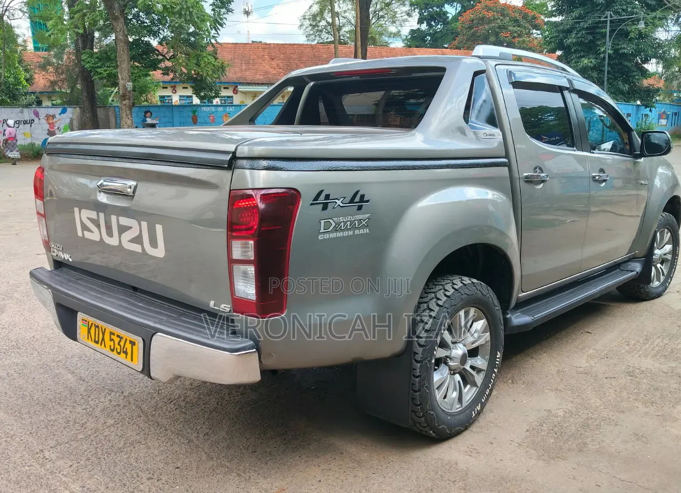 Isuzu D-MAX 2022 Brown
