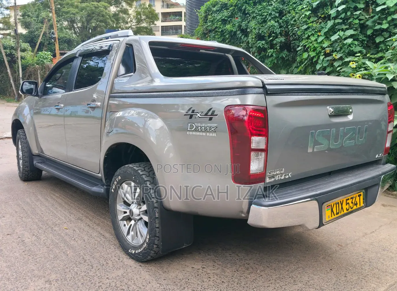 Isuzu D-MAX 2022 Brown