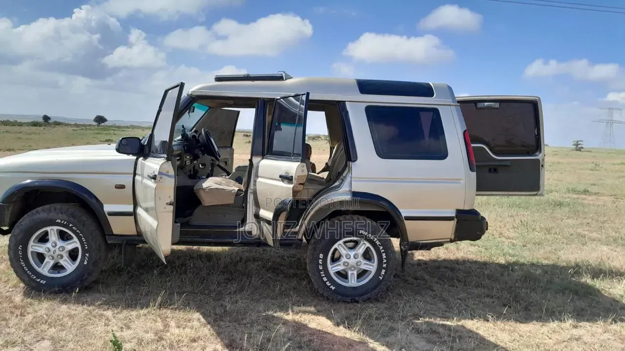 Land Rover Discovery 2003 Gold