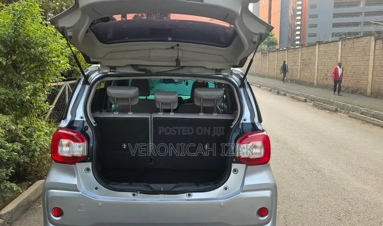 Toyota Passo 2016 Silver